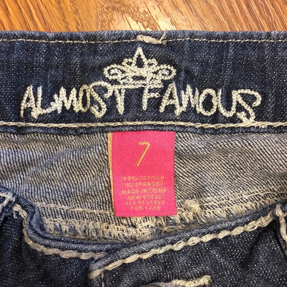Almost famous capris - Picture 4 of 4